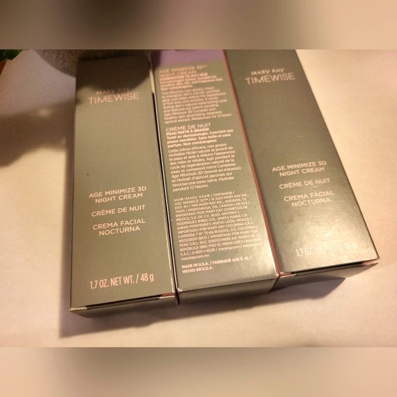 $90/ 2 Age Minimize 3D Night Cream and 1 Age 3D Day cream/ Oil Skin - Picture 1 of 3